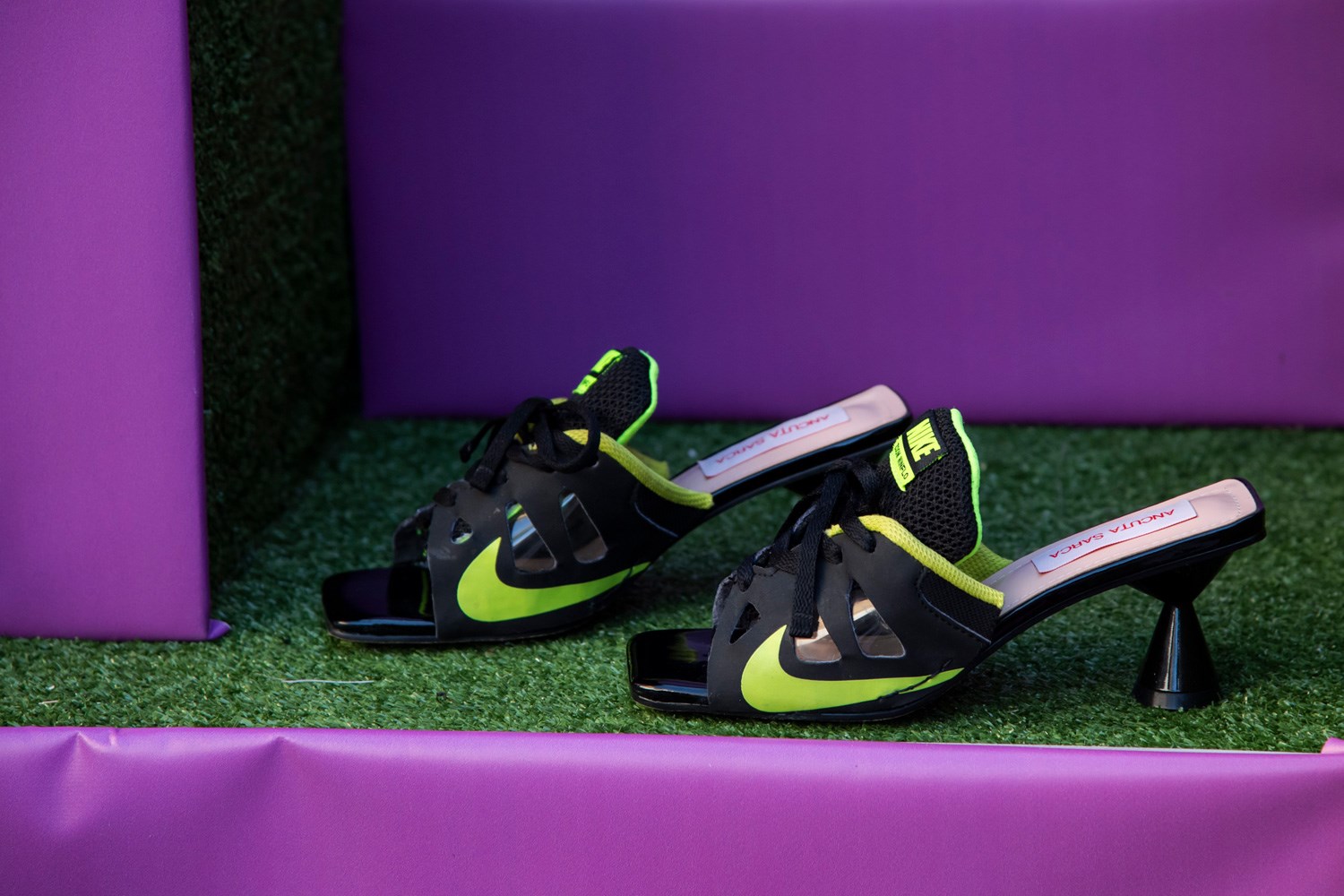 nike kitten heels